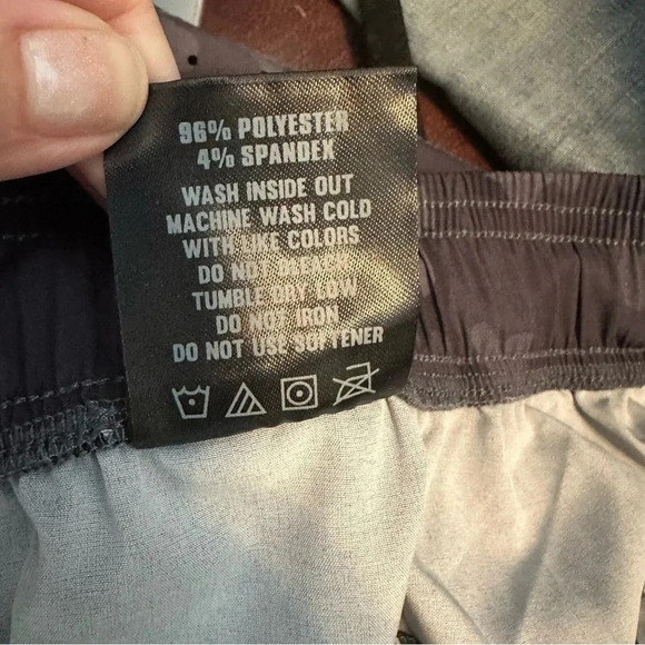 ZYIA Active Men’s Camo Versatility Shorts - Picture 5 of 6